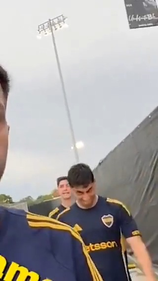JAJAJAAJAJAJA Merentiel siendo Merentiel Se complicó la nota en @elcanaldeboca con Figal 😂