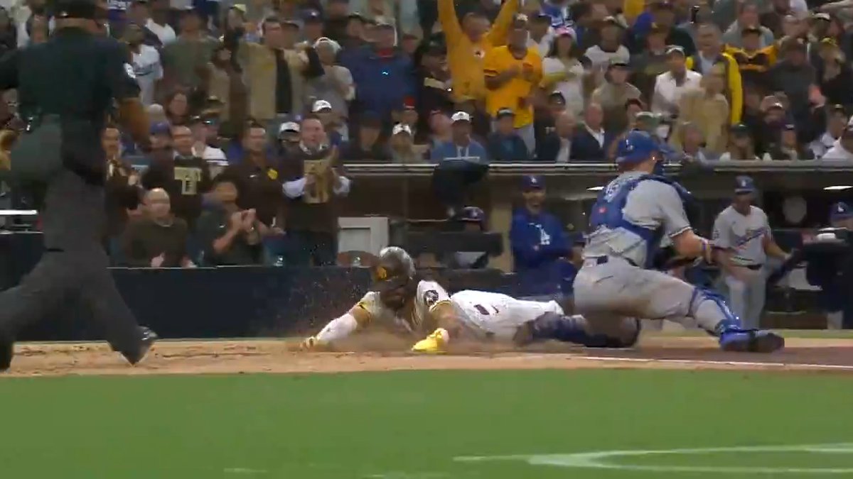 Fernando Tatis Jr. races all the way home to score the first run of the game!