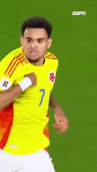 Stop it, Luis Díaz 🫣