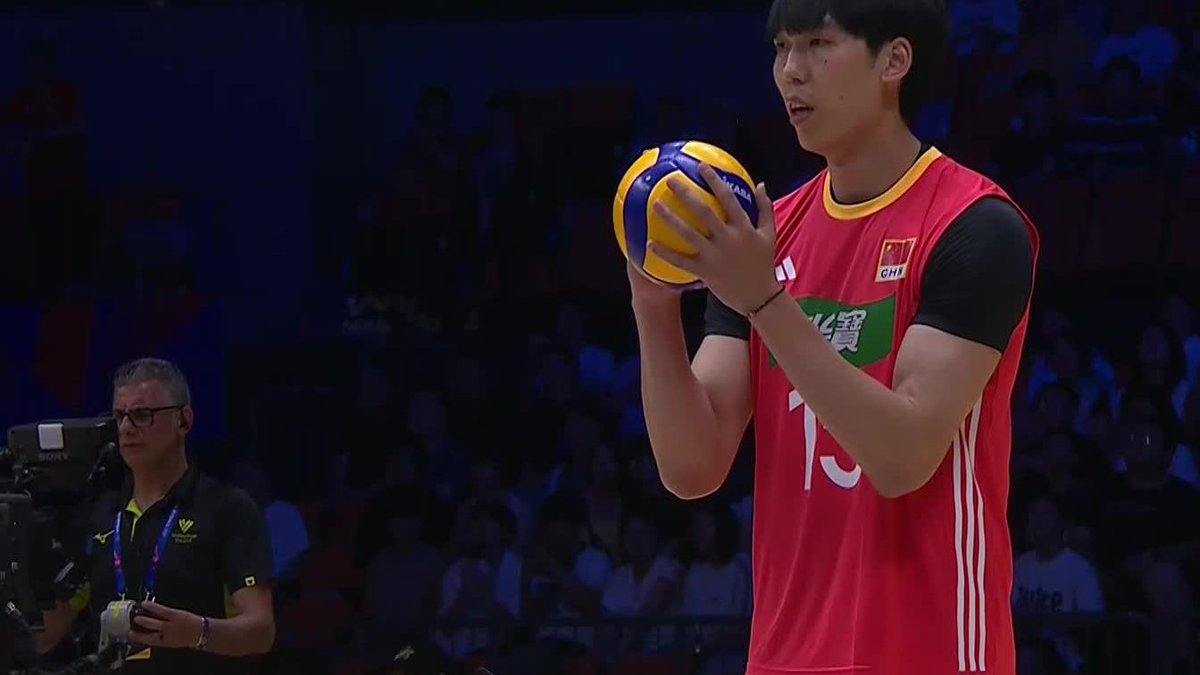 #VNL2025: JAPAN 🇯🇵 3-0 🇨🇳 CHINA Fresh new 🇯🇵 squad wins the Asian rivalry with a clean sweep 🤩! Kento Miyaura led the charge with 13 points 🙌🏻. 📺 Watch #VNL on VBTV: 🏐 #BePartOfTheGame #volleyball