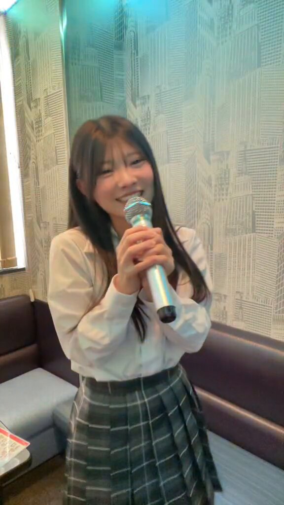 高い音出す時肩上がったり目瞑っちゃいがち！笑 #キュースト #ひたむきシンデレラ #カラオケ