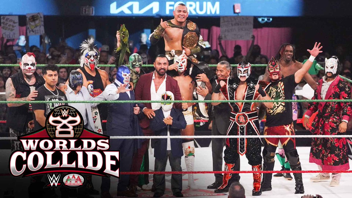 Luego de que Worlds Collide terminara, los luchadores agradecieron al público y se dieron un momento para celebrar este momento histórico para la Lucha Libre mexicana.