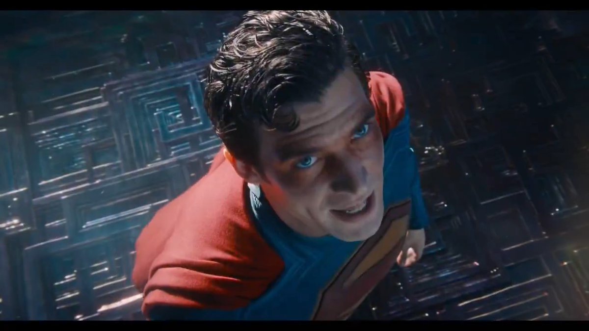 #Superman shows off his powers in an all-new trailer for the film