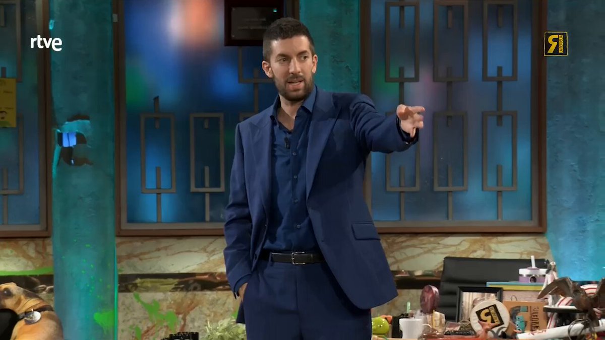 Sabes que te va bien cuando tu público tiene más talento que tú. #LaRevuelta Que no seuene a coña, pero de verdad, gracias por echar tanto rato por nosotros <3