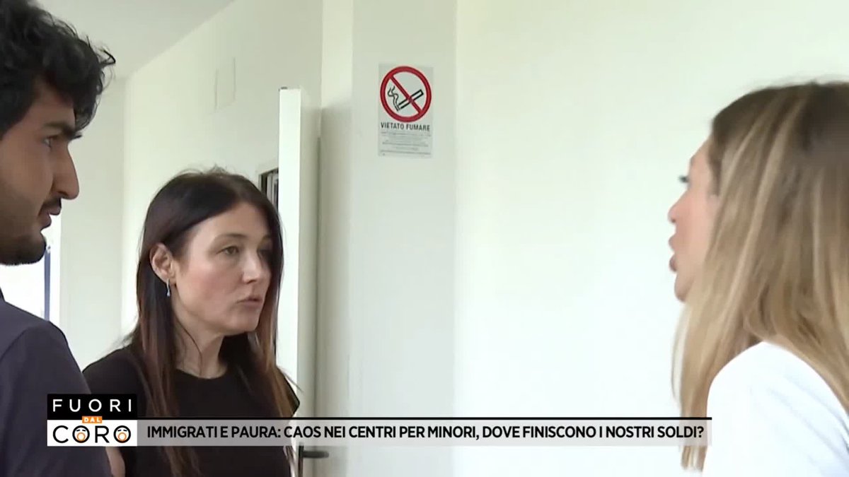 I ragazzi escono ad ogni ora del giorno dalla Casa dell'Immacolata di #Udine, la struttura di accoglienza per giovani minori stranieri non accompagnati, portando scompiglio e paura nella zona. Abbiamo provato a chiedere spiegazioni agli operatori della struttura. #Fuoridalcoro