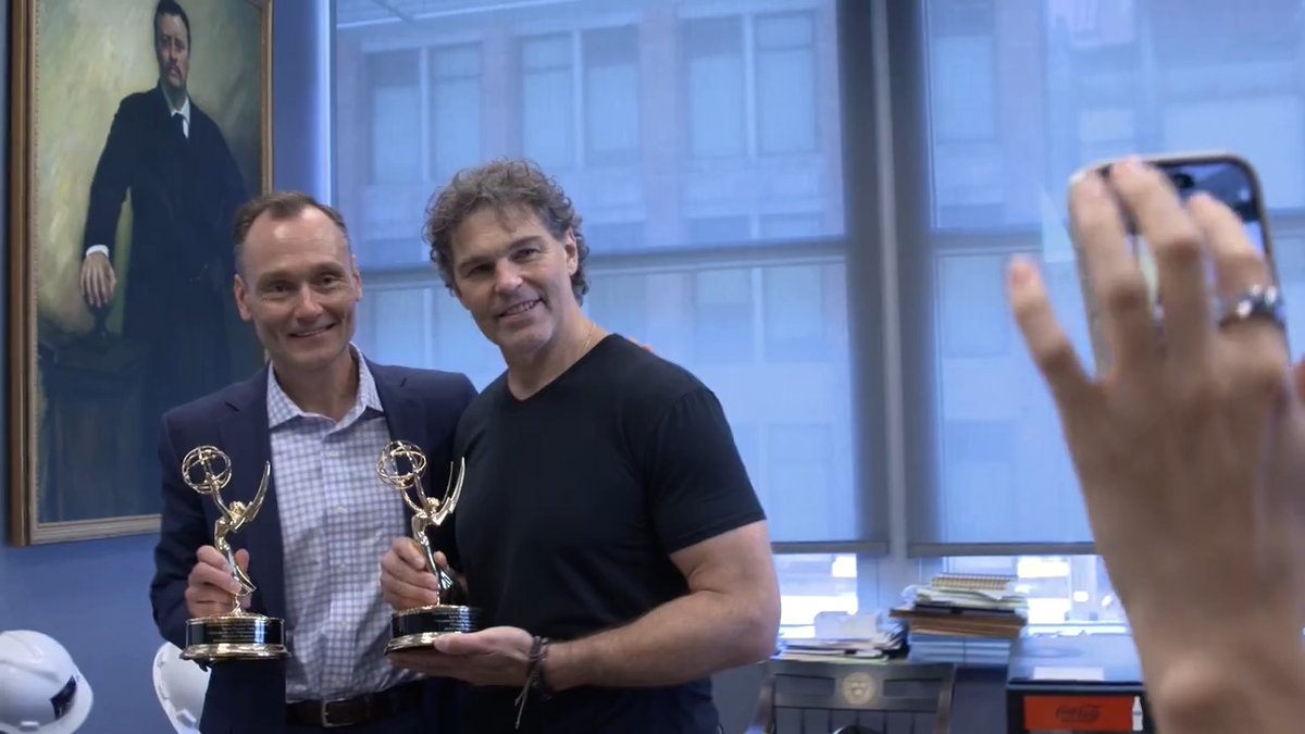Jaromir Jagr: award-winning actor.