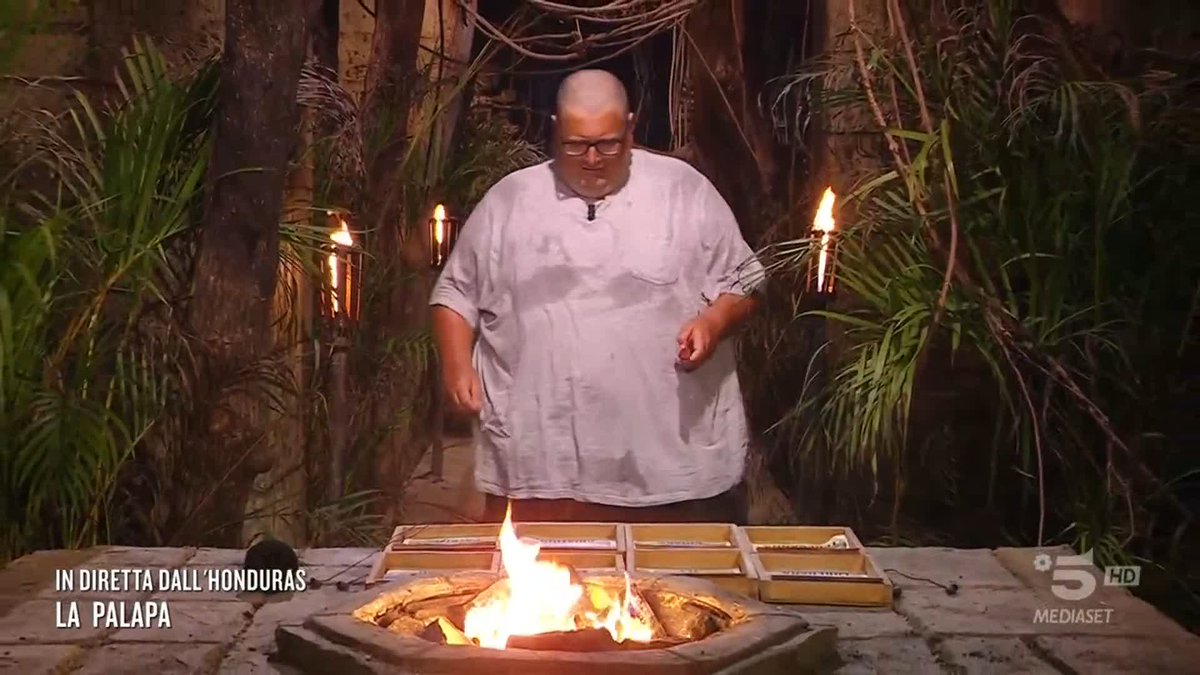 "Ma chi è 'sto pischelletto?" Veronica 😂 #Isola