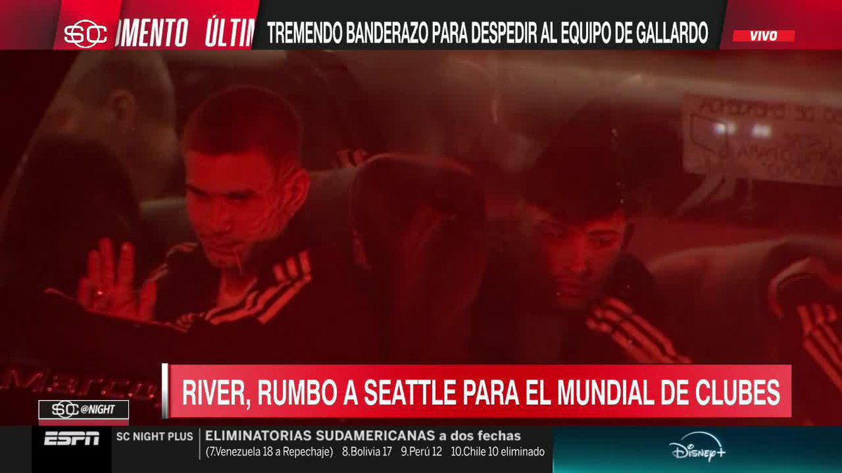 Mastantuono ya ni sonríe despidiéndose de la gente de River en el banderazo, vendieron también su alma a Madrid