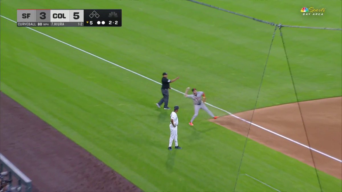 What a play by Casey Schmitt 🤯