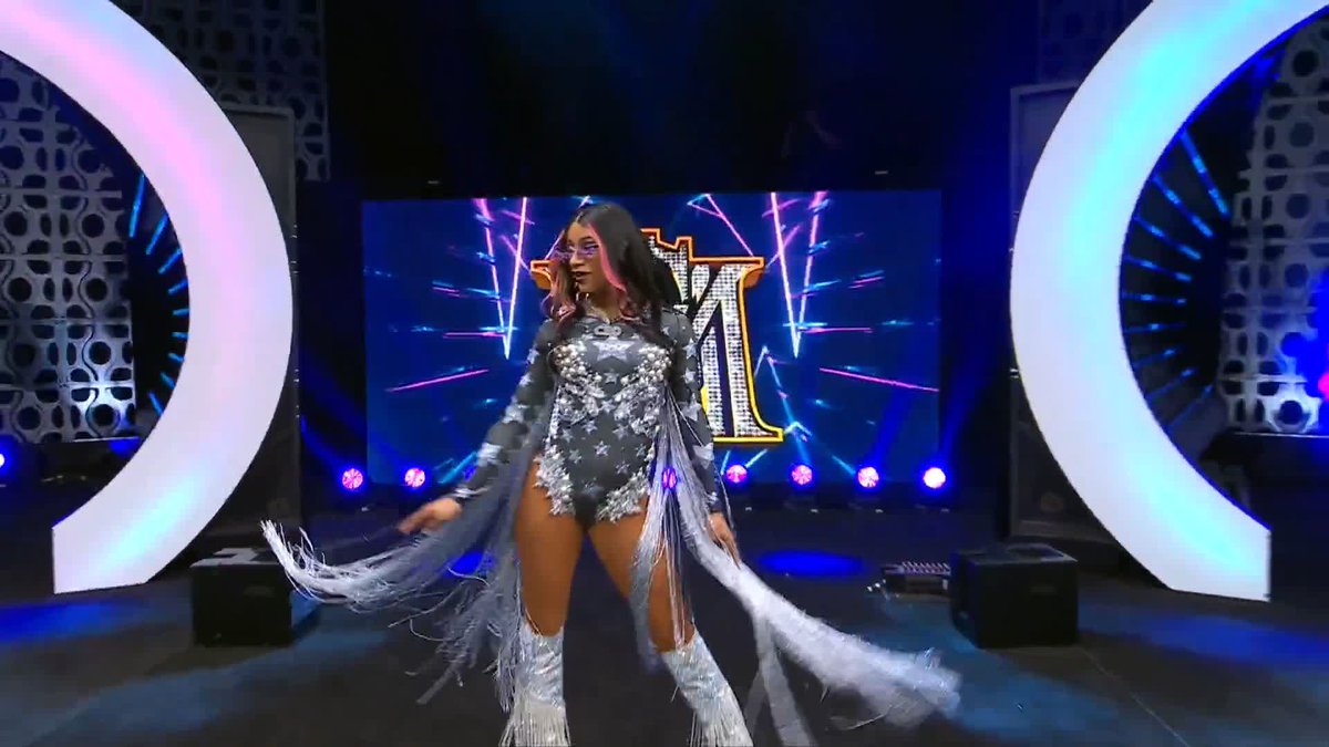 It's dinner and a show tonight for The CEO, Mercedes Moné Varnado, as she prepares her front row seat for julia hart vs AEW Women's World Champion, "Timeless" Toni Storm! Watch #AEWSummerBlockbuster LIVE on TBS &amp; MAX