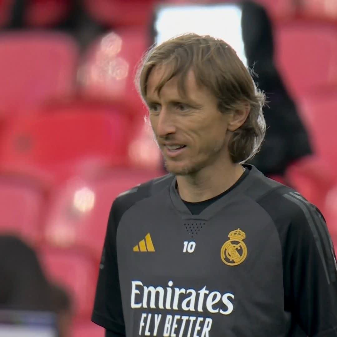 Luka Modric will undergo a medical and complete a move to AC Milan after the Club World Cup, according to Sky in Italy 🔴⚫