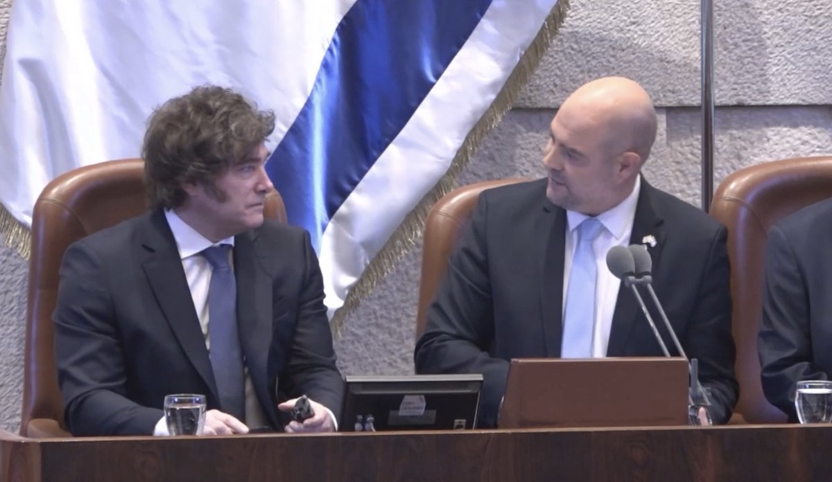 נשיא ארגנטינה, חאבייר מיליי, הפך אתמול לנשיא הארגנטינאי הראשון בהיסטוריה שנואם במליאת הכנסת. סברתי שלא היה מתאים ממנו בתולדות יחסי ישראל-ארגנטינה להיכנס לדברי הימים של העם היהודי - ואני מודה לו על כי נעתר להזמנתי. דבריי המלאים בישיבה המיוחדת שערכנו לכבודו >>>