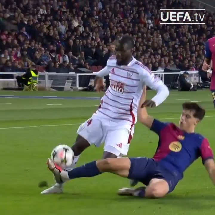 Pau Cubarsí tackle ⛔ #UCL