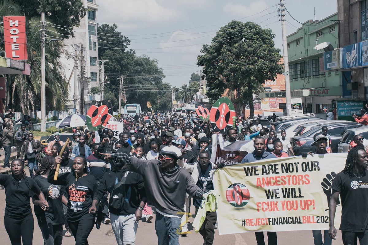 Hapa nikama mambo imechemka. Angry protesters are now marching towards central police station
