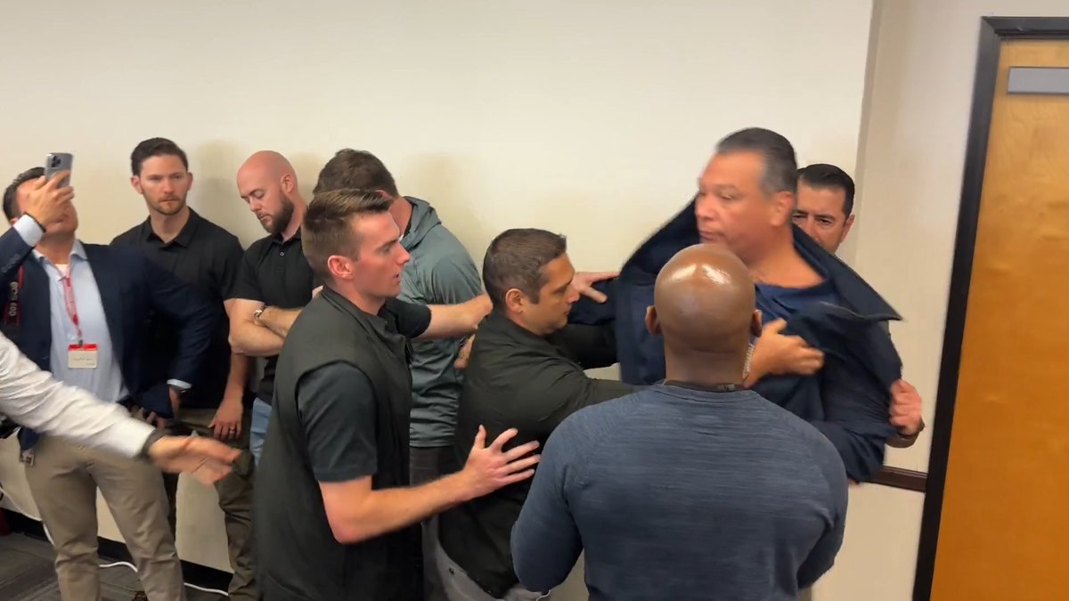 Senator Padilla is forcibly shoved out of Kristi Noem's press briefing: "I'm Senator Alex Padilla. I have questions for the Secretary"