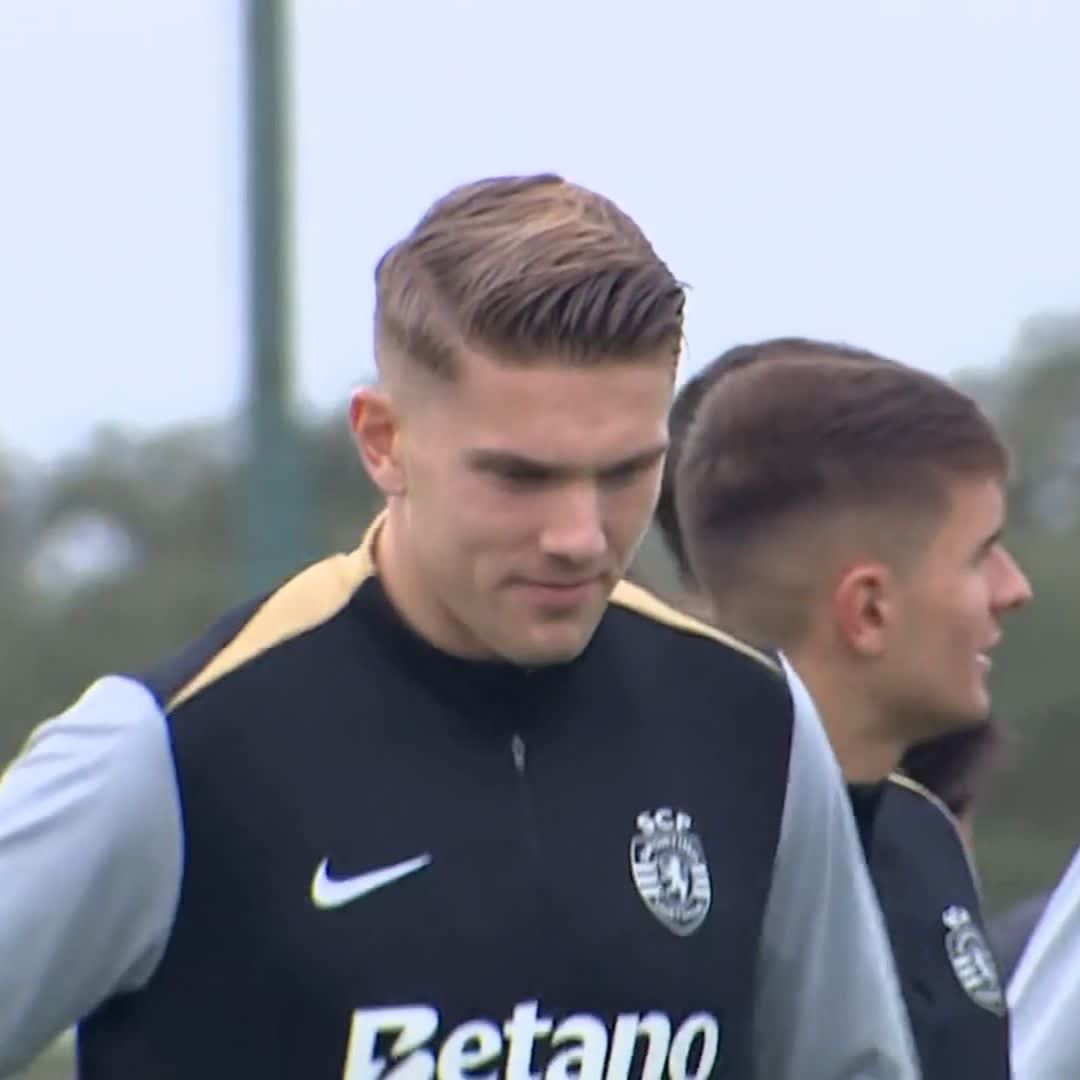 Viktor Gyökeres has posted on social media saying a lot of "talks" are mostly "false" 📱 The Swedish striker has been linked with a move away from Sporting this summer.