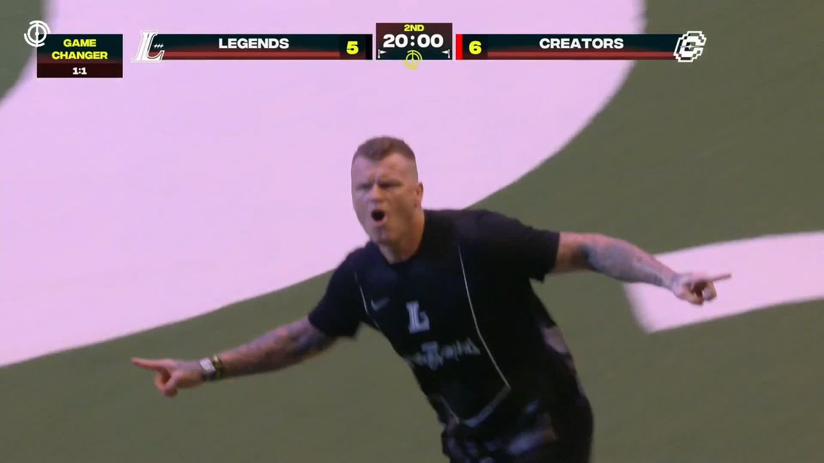 UNREAL scenes at the end of a 1v1 gamechanger as John Arne Riise fires an unstoppable strike into the top right corner 🎯