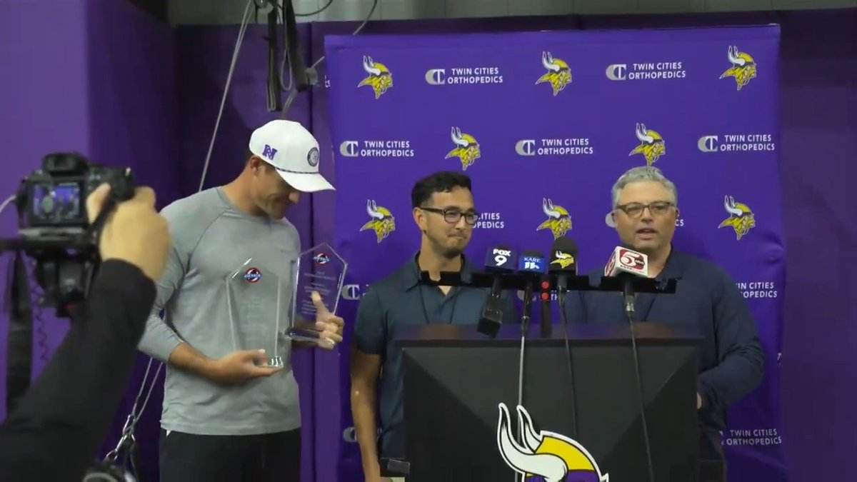 Head Coach Kevin O'Connell officially received his NFL Coach of the Year and the Horrigan Award from the Pro Football Writers earlier this afternoon.