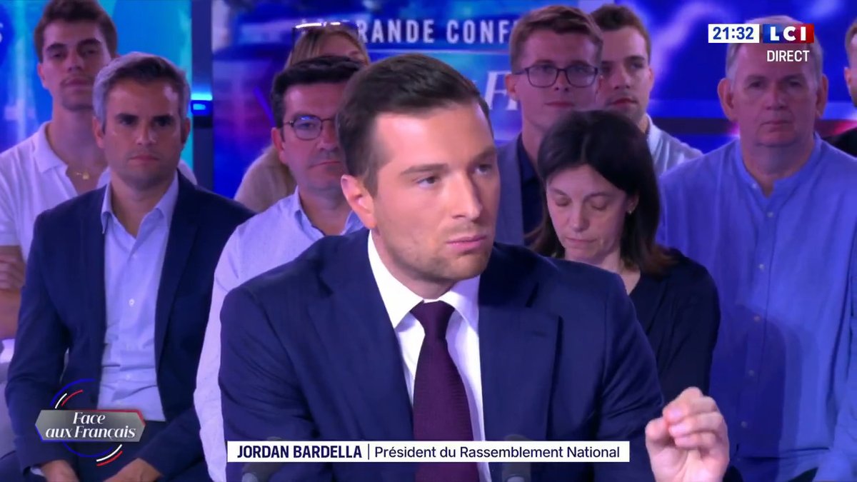 Dans un contexte où un Français sur 2 est à 10 euros près quand il fait ses courses, où les Français sont confrontés à une inflation alimentaire et énergétique sans précédent, je refuse absolument la TVA "sociale" qui est une taxe sur la consommation. #LaGrandeConfrontation