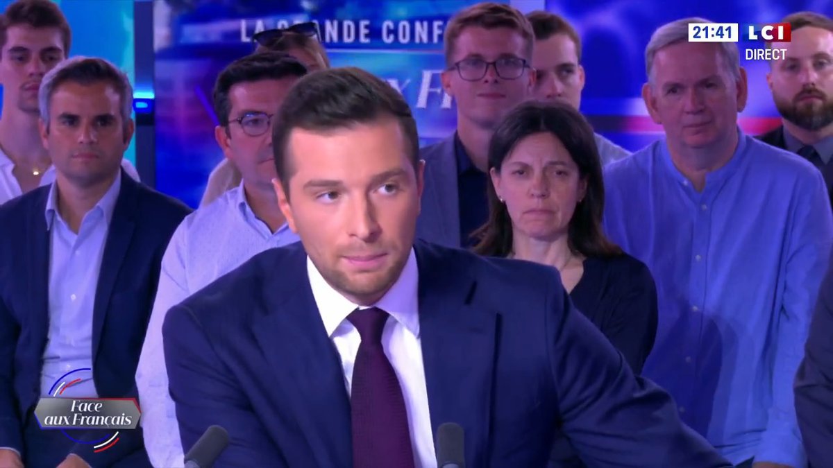 Je suis opposé à la réforme des retraites d'Emmanuel Macron parce qu'elle est injuste socialement et inefficacement économique. La promesse de redressement des comptes n'a pas été tenue et beaucoup de Français subissent par ailleurs cette injustice. #LaGrandeConfrontation