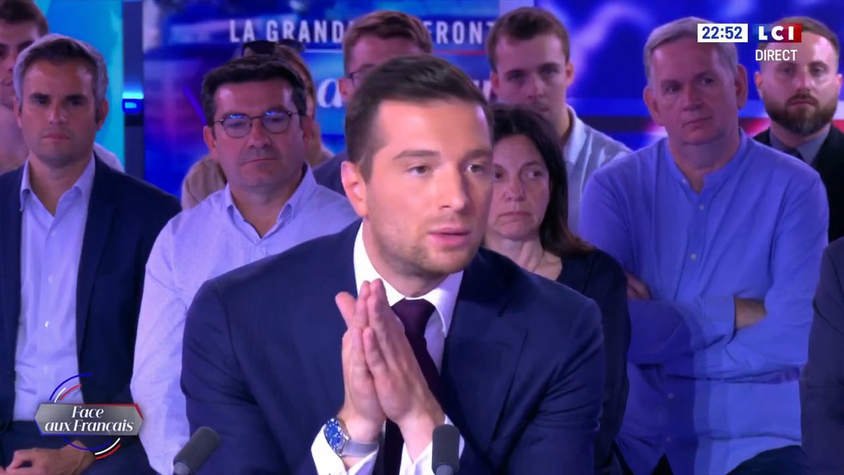 Je souhaite que la France dรฉfende son patrimoine et fasse rayonner ses ลuvres culturels. La France a toujours une capacitรฉ ร parler ร tous les cลurs du monde et ร toutes les consciences du monde. #LaGrandeConfrontation