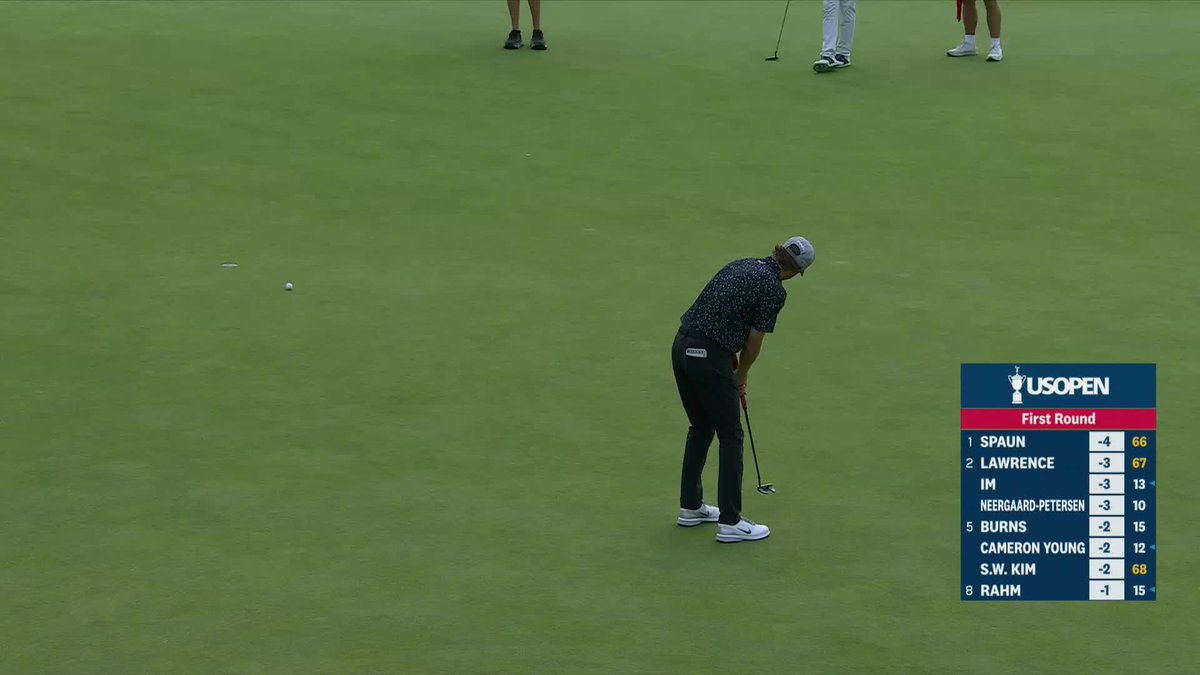 Amateur in the top 10? You bet! 🐻 ⬇️ Arizona Men's Golf standout Zach Pollo starts his second nine with a birdie.