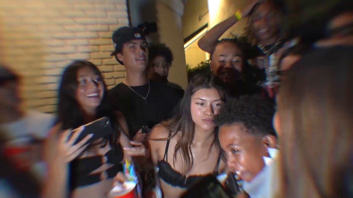 NEW VLOG OUT NOW 📢 I THREW C4PRI A GRADUATION PARTY 🎉 COMMENT AND SUBSCRIBE FOR A FOLLOW BACK…SHOW PROOF⬇️