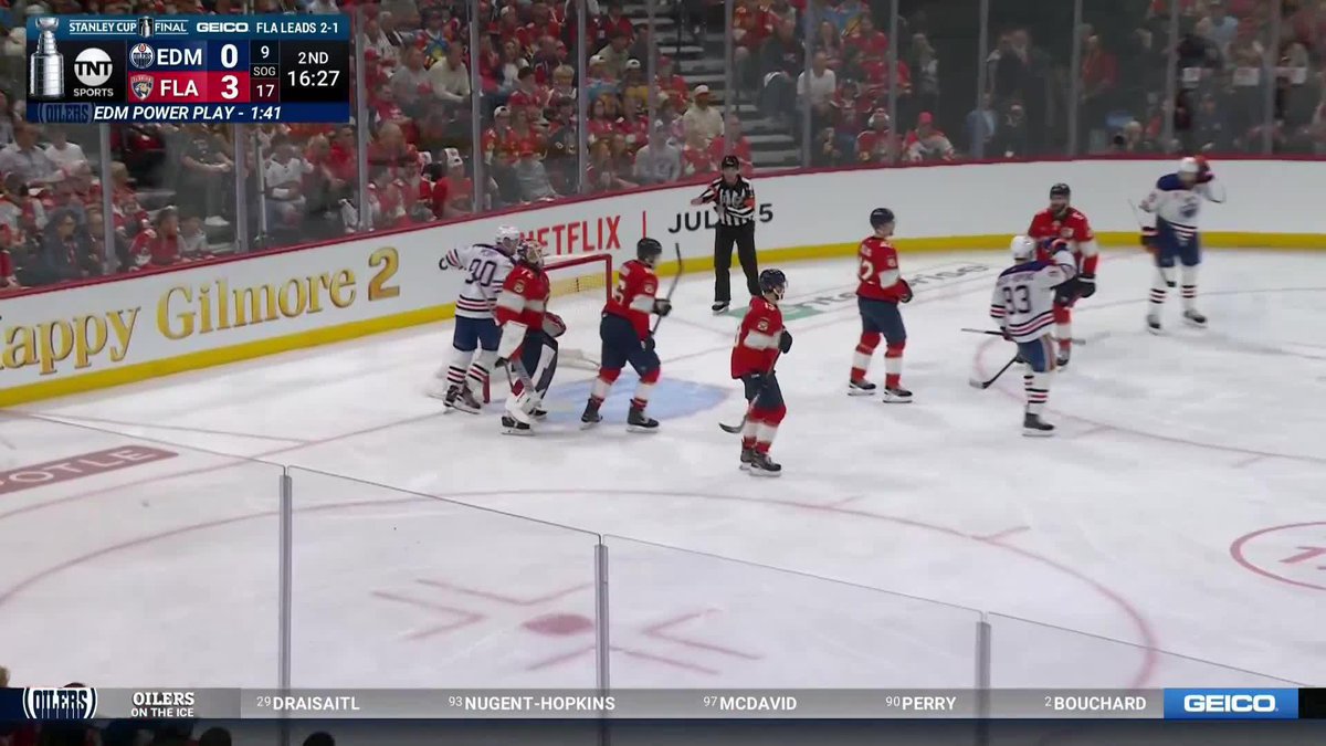 RYAN NUGENT-HOPKINS GETS THE OILERS ON THE BOARD 🚨