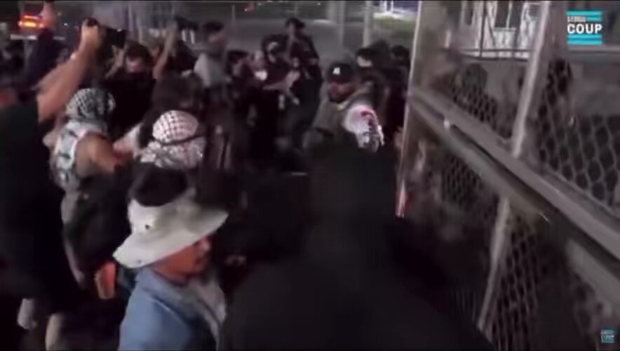 BREAKING: ICE Agents fist fighting to hold back a keffiyeh masked mob trying to storm the Delaney Hall Detention Center in Newark NJ. Democrats and their proxies are just animals.