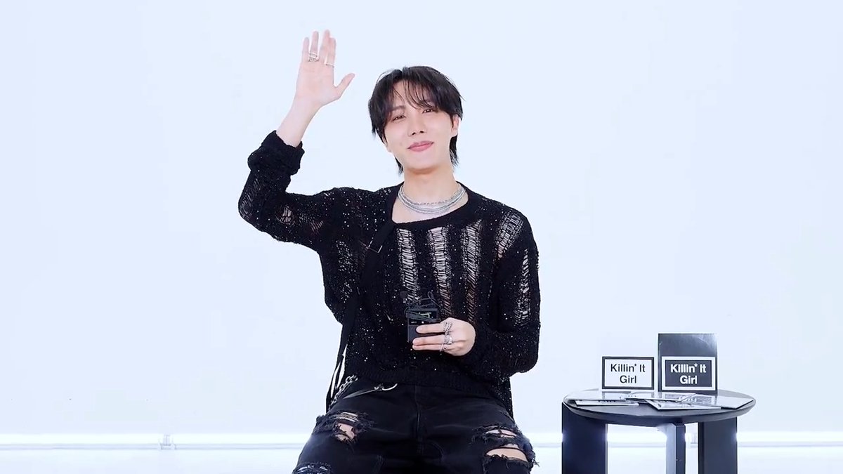 j-hope 最新曲『Killin' It Girl』配信開始🐿 今作は恋に落ちた瞬間のときめきを率直に描いたヒップホップジャンル曲❤️‍🔥 ソロシングルプロジェクトの最後を飾る楽曲です👑˚✧ ARMYの皆さま宛に届いた豪華なメッセージも必見😍💜 #제이홉 #jhope #jhope_KillinItGirl 🎧