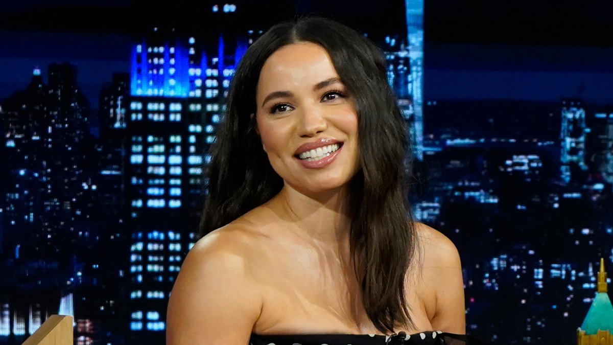 .Jurnee Smollett’s eight-year-old son wants a six-pack 😭 #FallonTonight