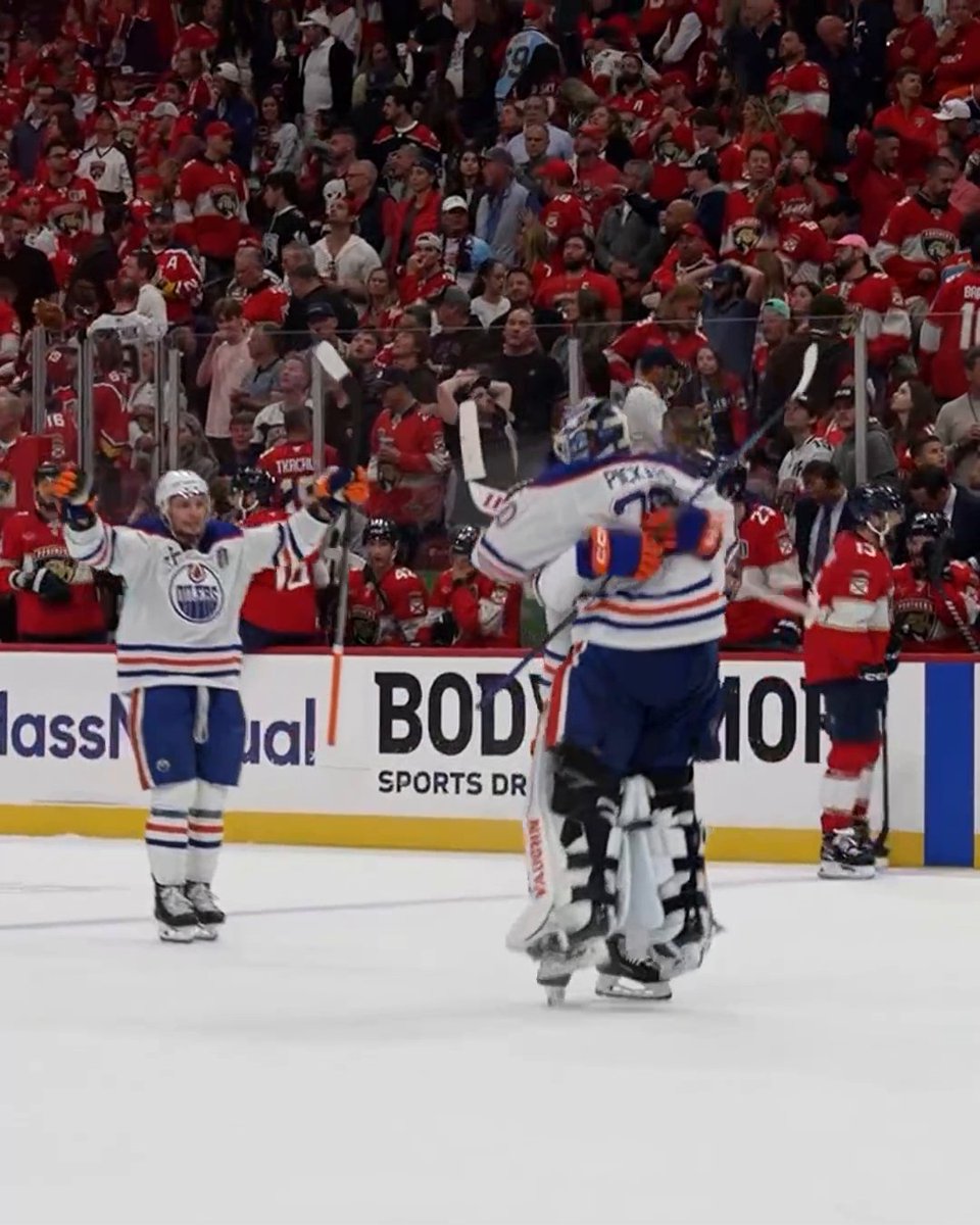 Goodnight, hockey fans! 💥 #StanleyCup