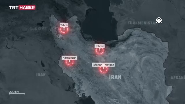 Bölgesel istikrarı birçok kez hedef alan katil İsrail, bu sefer de İran'ın çeşitli bölgelerine saldırı düzenledi. 📍Tahran 📍Tebriz 📍İsfahan - Natanz 📍Kum 📍Hemedan