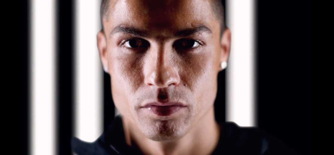 🔙 Juventus'un, Cristiano Ronaldo için hazırladığı transfer duyurusu. 🤔 Daha iyi bir duyuru videosu var mı?