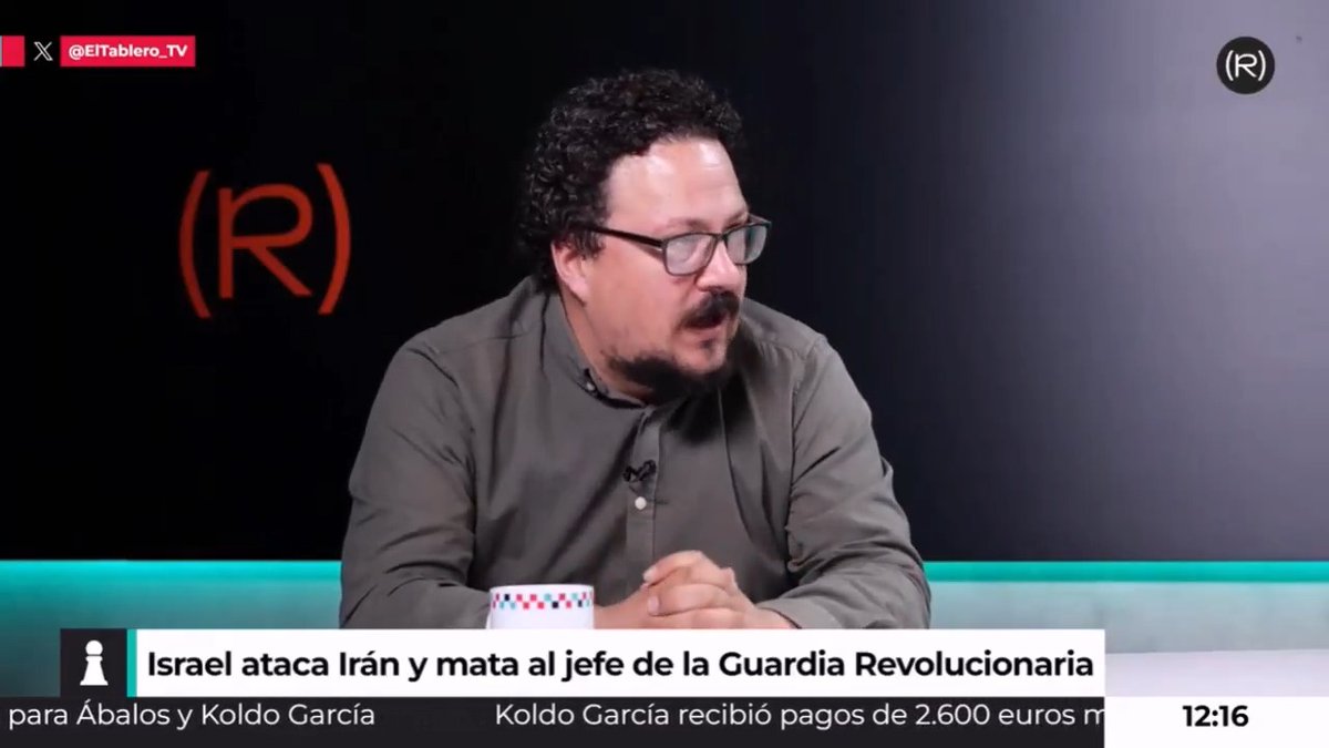 "El argumento de Israel es que Irán está desarrollando un programa nuclear. Israel tiene entre 90 y 400 ojivas nucleares. El Estado agresor es un Estado que tiene armas nucleares" Jacinto Morano sobre la hipocresía de Netanyahu 👇 📺 EL TABLERO |