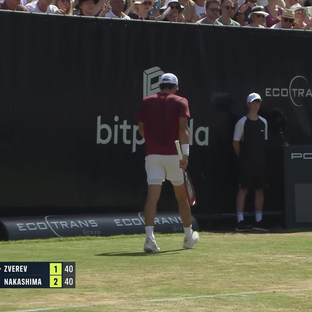 Nakashima with the lob over 6'6" Zverev 😮‍💨 #BOSSOPEN