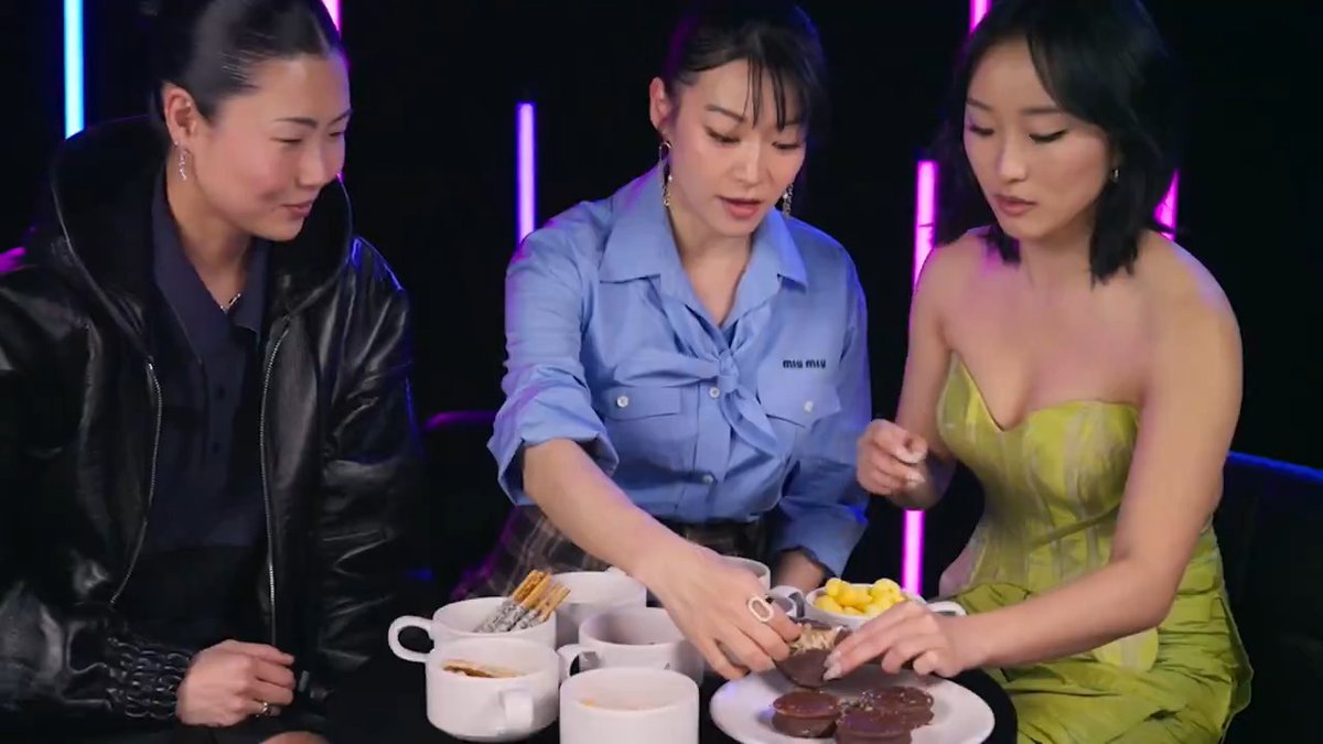The cast of Kpop Demon Hunters LOVES Choco Pie and they're here to remind you that the film premieres in ONE WEEK.