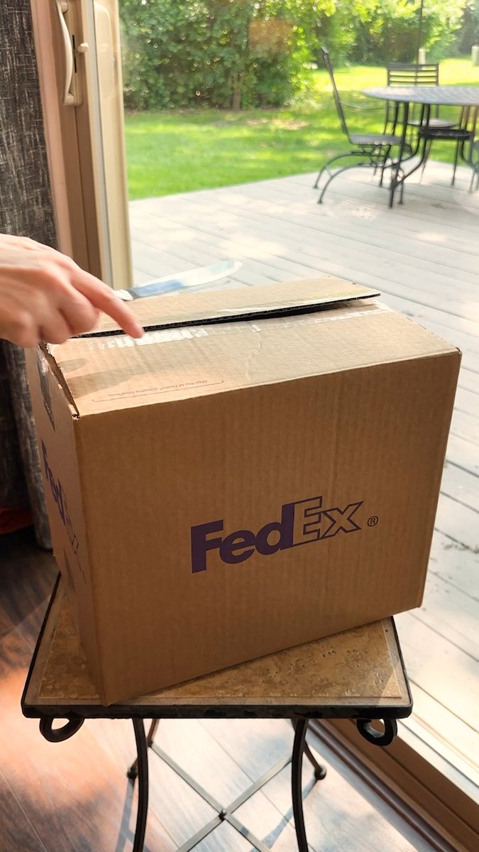 It’s a good day to be a fan – of opening boxes 📦⛳️