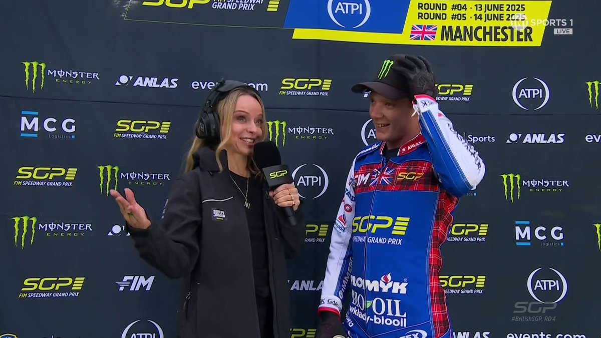 A full circle moment for Dan Bewley ❤ A very special win in Manchester tonight in front of his home fans 🏆 #SGP | #BritishSGP 🇬🇧