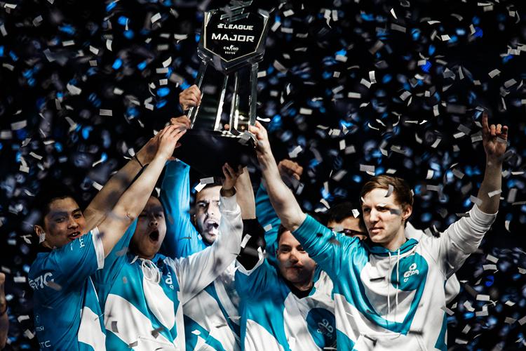 The #NRGFAM roots for NA CS until the end... 😭🌹 Jonathan Jablonowski is all that remains at our Major 🦅