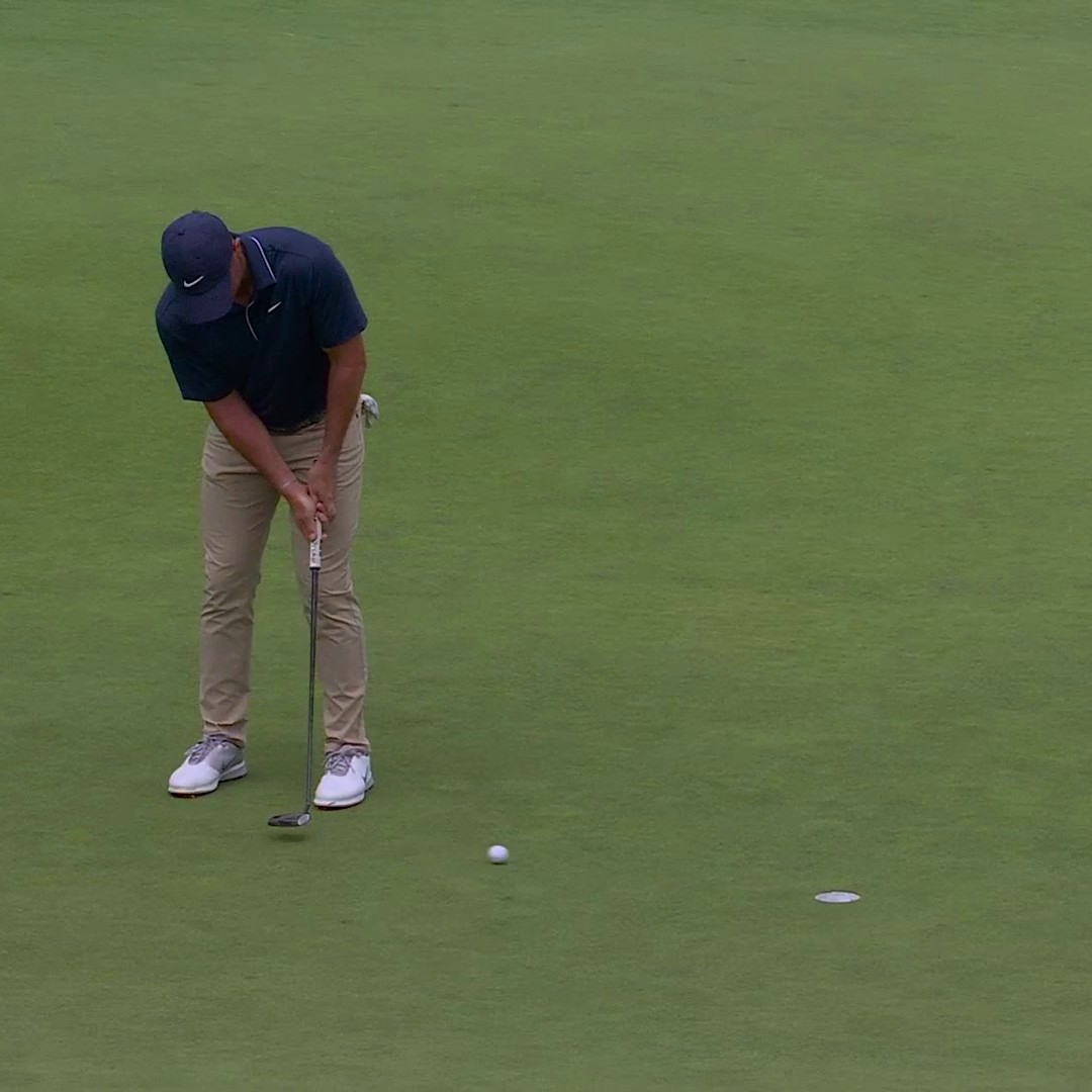 Rory McIlroy with a crucial birdie on 18 to make the projected cut at Oakmont. 🫡 📺 Peacock | #USOpen