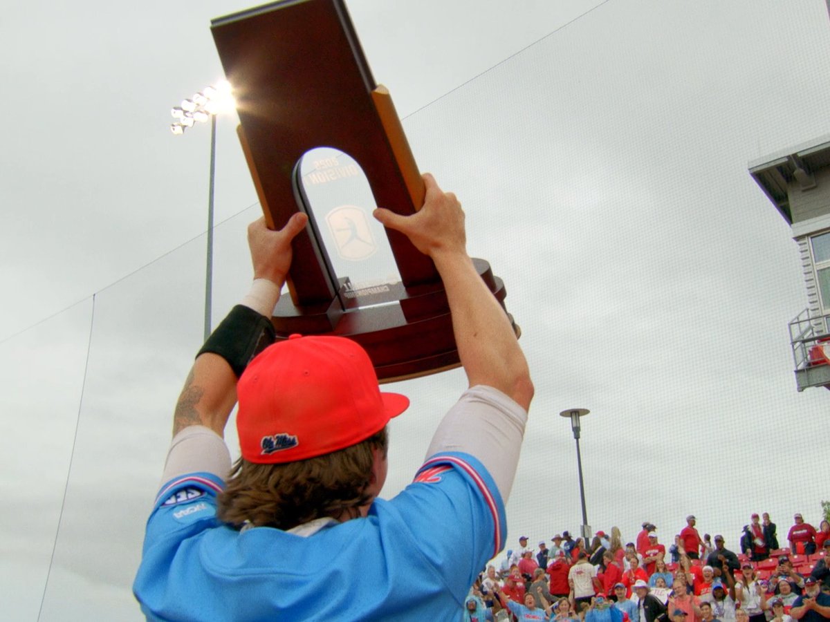 A season that will be remembered 𝐟𝐨𝐫𝐞𝐯𝐞𝐫. #HottyToddy