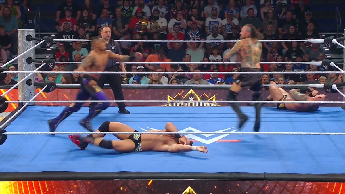 .Carmelo Hayes is rolling! ๐ฅ #SmackDown