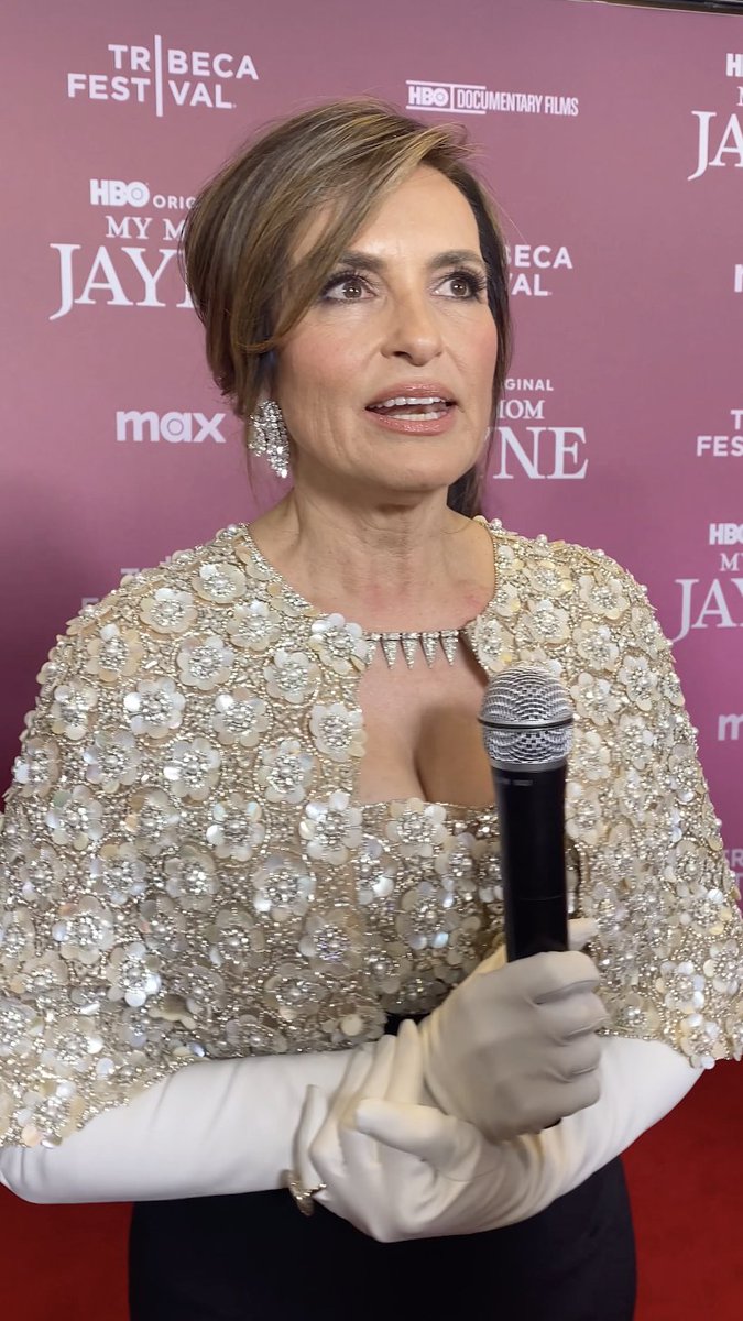 Her mom Jayne. #MyMomJayne