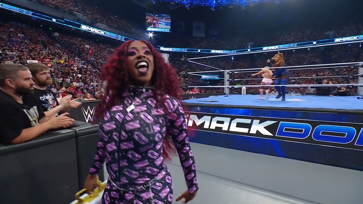 DOWN GOES TIFFANY! Naomi isn't the only one who has her eyes on the WWE Women's Championship... 👀 #SmackDown