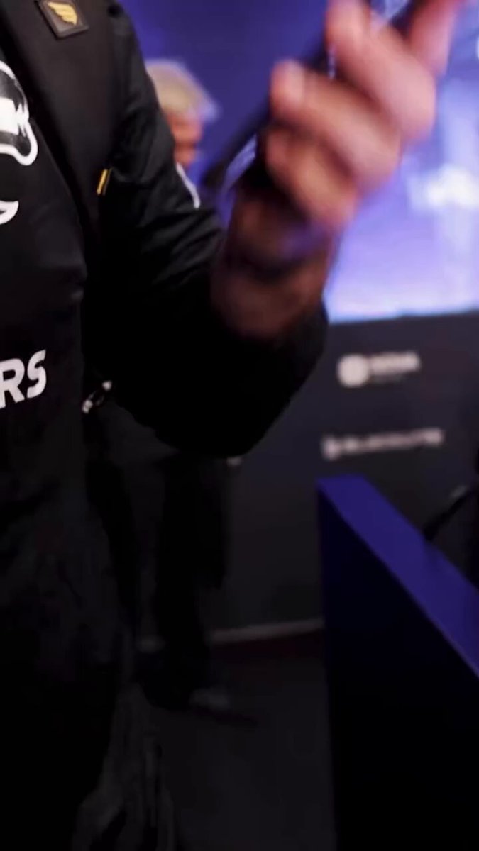 Fallen ligando pra família depois de classificar pros Playoffs ❤️