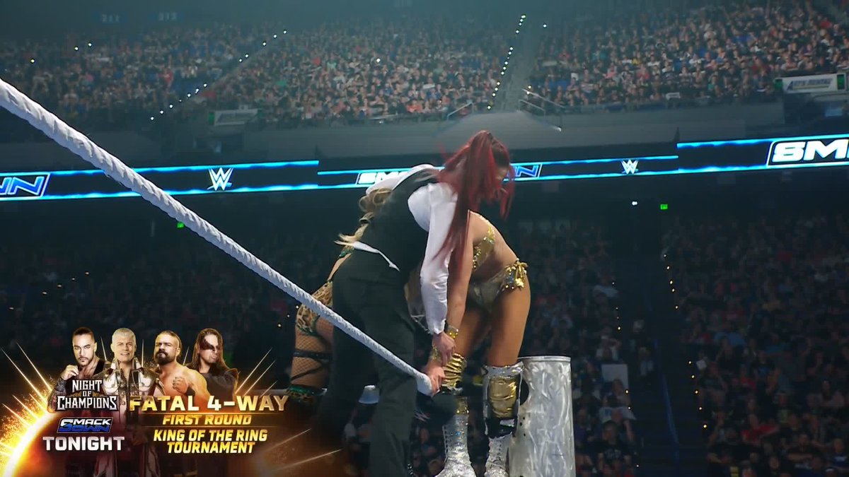 .Lexi (Kaufman) Cabrera is doing whatever it takes! 💪 #SmackDown
