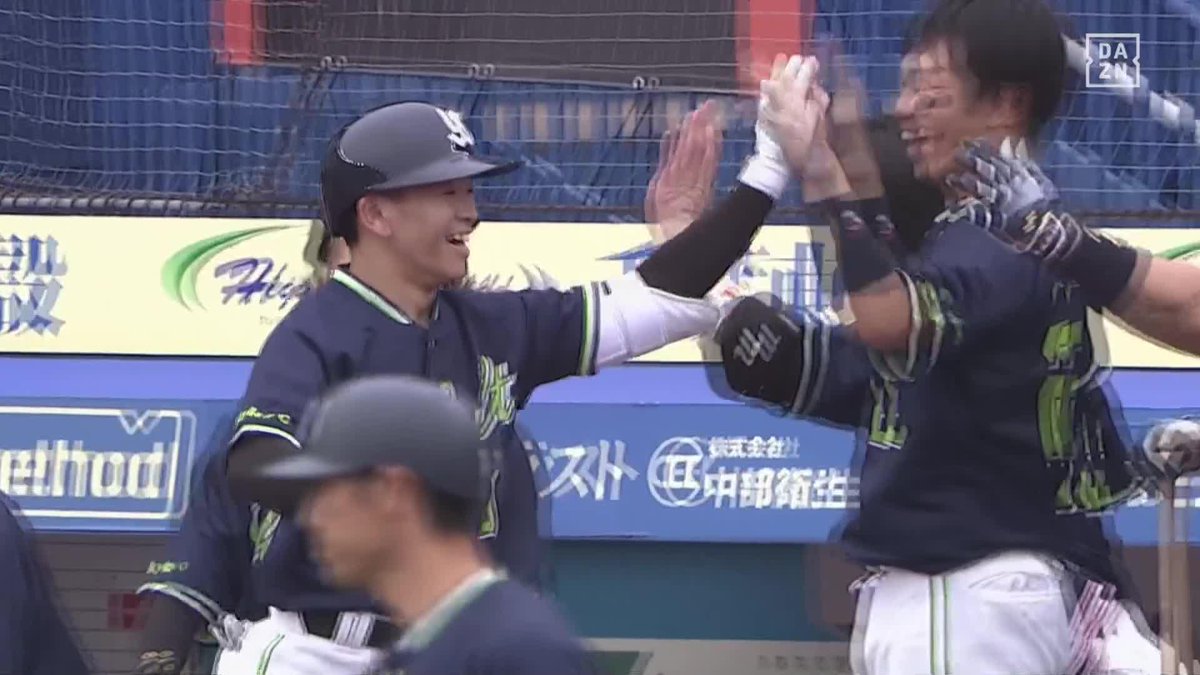 完璧な一撃 ラグーンを超えた 並木秀尊 今季第1号ホームラン #オレをみろ 「DAZN BASEBALL」 月々2,300円 (年間プラン・月々払い) 年間契約の初月無料 登録はこちら⏬ ⚾プロ野球(2025/6/14) 🆚ロッテ×ヤクルト 📱Live on DAZN #swallows