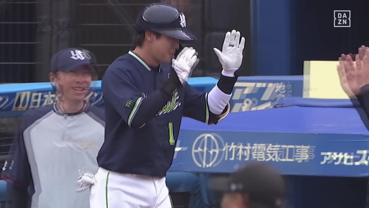 積み上げてきた 球団記録まであと1本 山田哲人 通算303号、今季第4号ホームラン #オレをみろ 「DAZN BASEBALL」 月々2,300円 （年間プラン・月々払い） 年間契約の初月無料 登録はこちら⏬ ⚾プロ野球(2025/6/14) 🆚ロッテ×ヤクルト 📱Live on DAZN #swallows