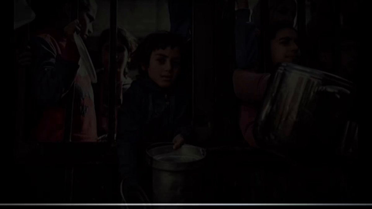Doğmak var içimizde öle öle yaşarız Bir Hacer'e üzülür İbrahim'e ağlarız. Gazze için yazdım Gazze için seslendirdi Orhan Karaağaç ……